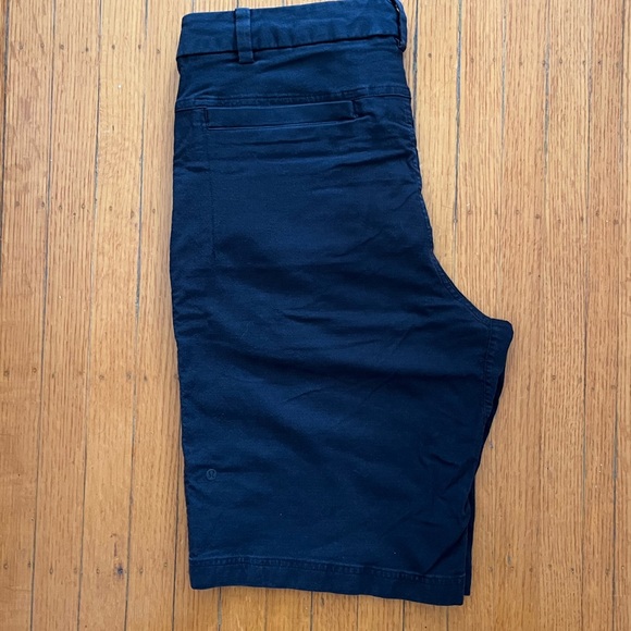 Lululemon Commission Short - Size 34 - Picture 2 of 4